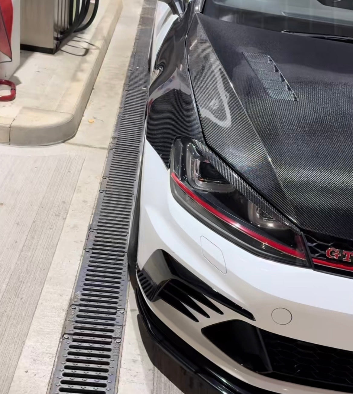 Carbon Eyelid for Golf Mk7/7.5